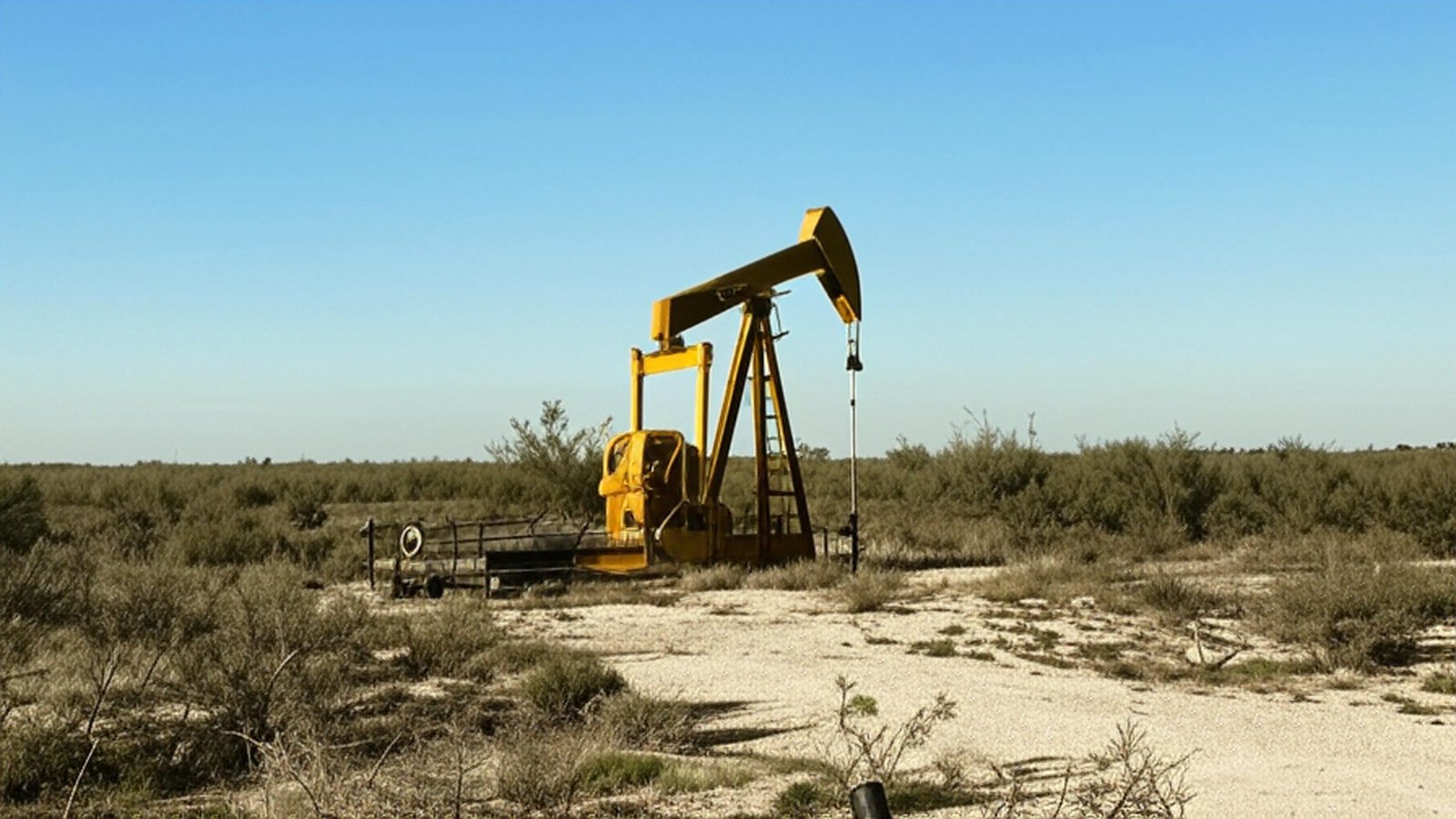 golden-pumpjack